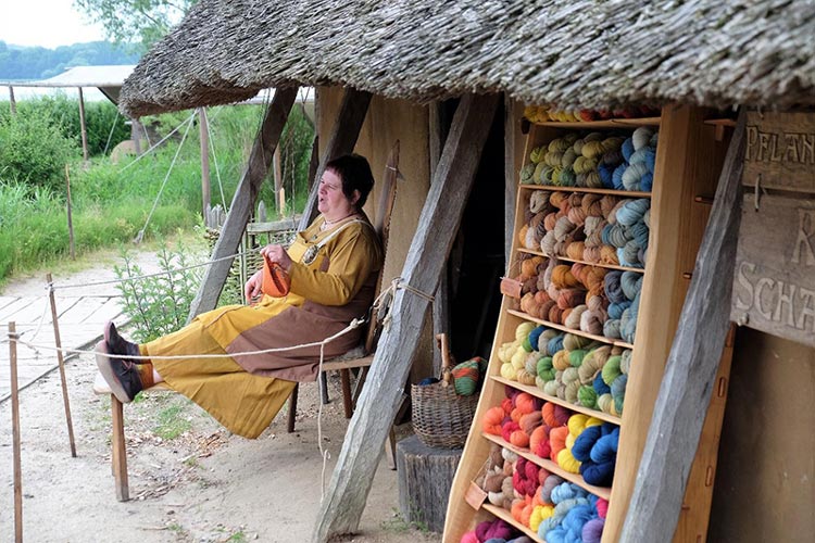 Handwerkskunst in Haithabu Kölner Yacht Club - Reisebericht 2021 Handwerkskunst in Haithabu