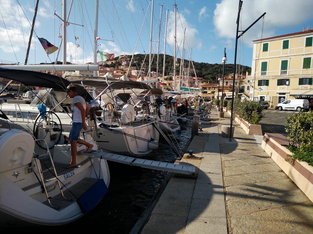 Im sicheren Hafen - La Maddalena Kölner Yacht Club - Flottillentörn 2109